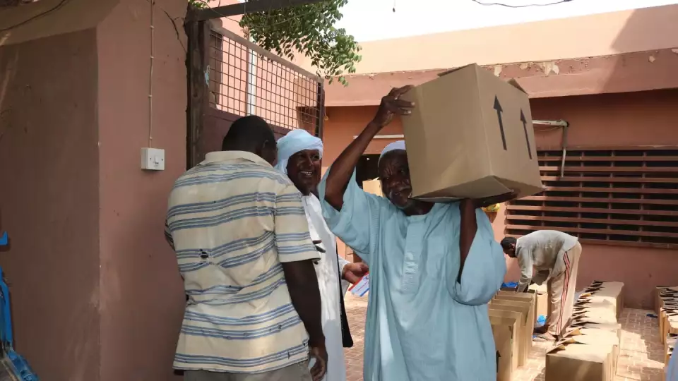 Flood Relief / إغاثة الفيضانات