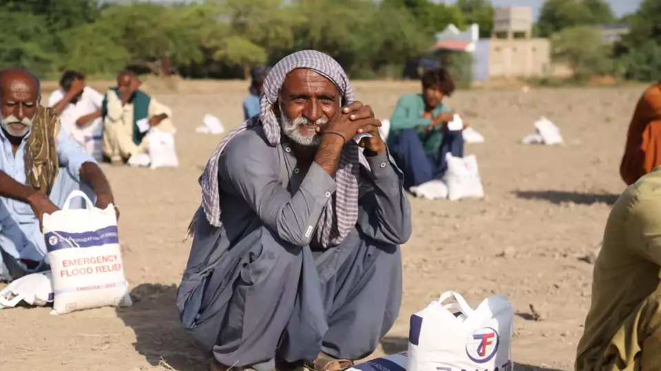 Rice distribution in Pakistan helps families prepare nourishing meals