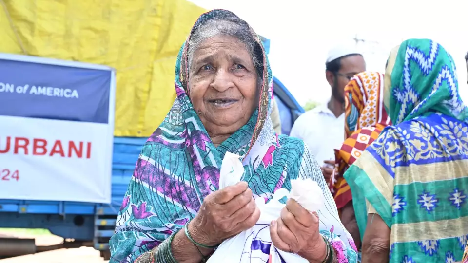 Your Udhiyah shares bring tears to her eyes as we distribute meat packages in India.