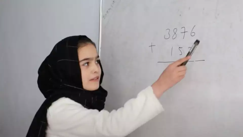 female students video thumbnail~imageoptim